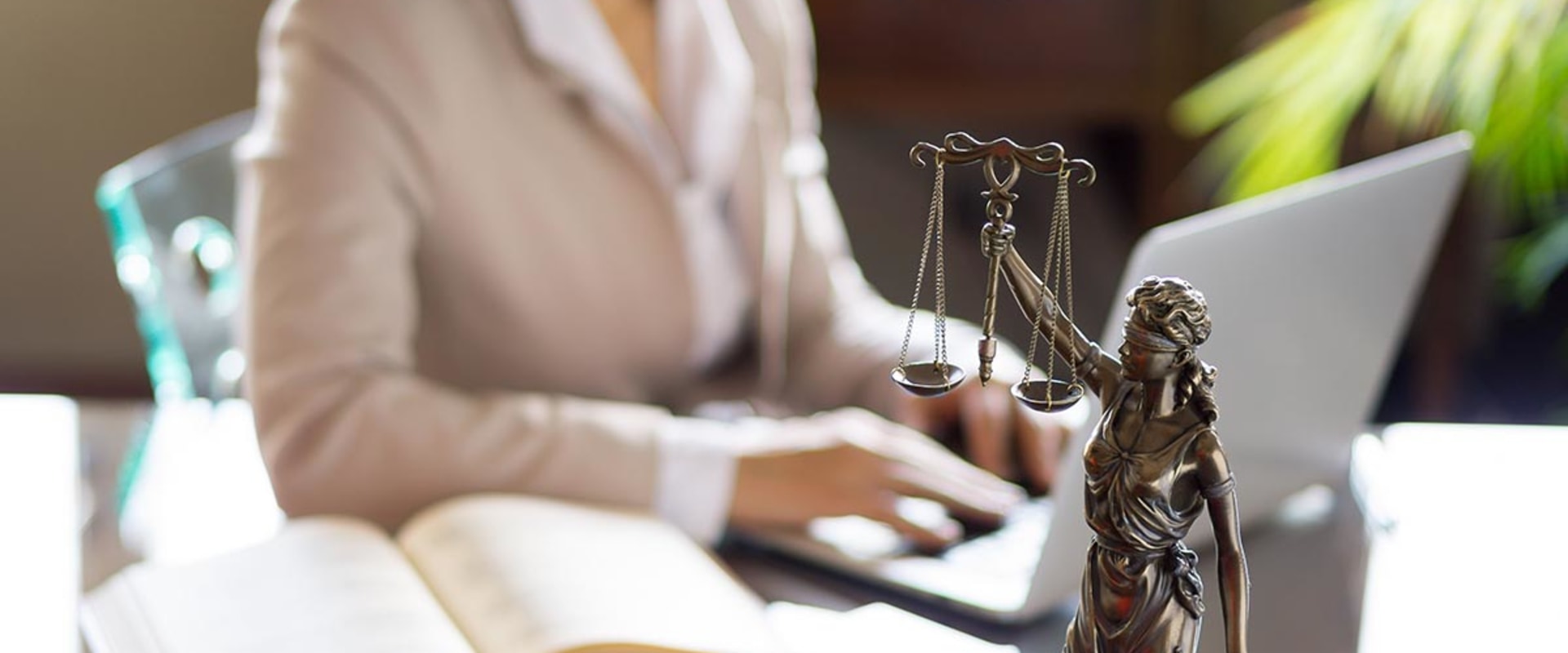 Guida Completa per Trovare un Buon Avvocato per Servizi Legali