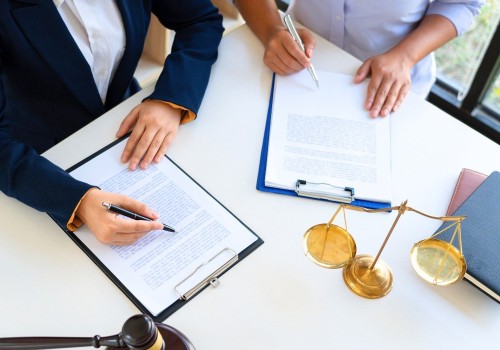 Requisiti per Diventare un Avvocato Specializzato in Servizi Legali